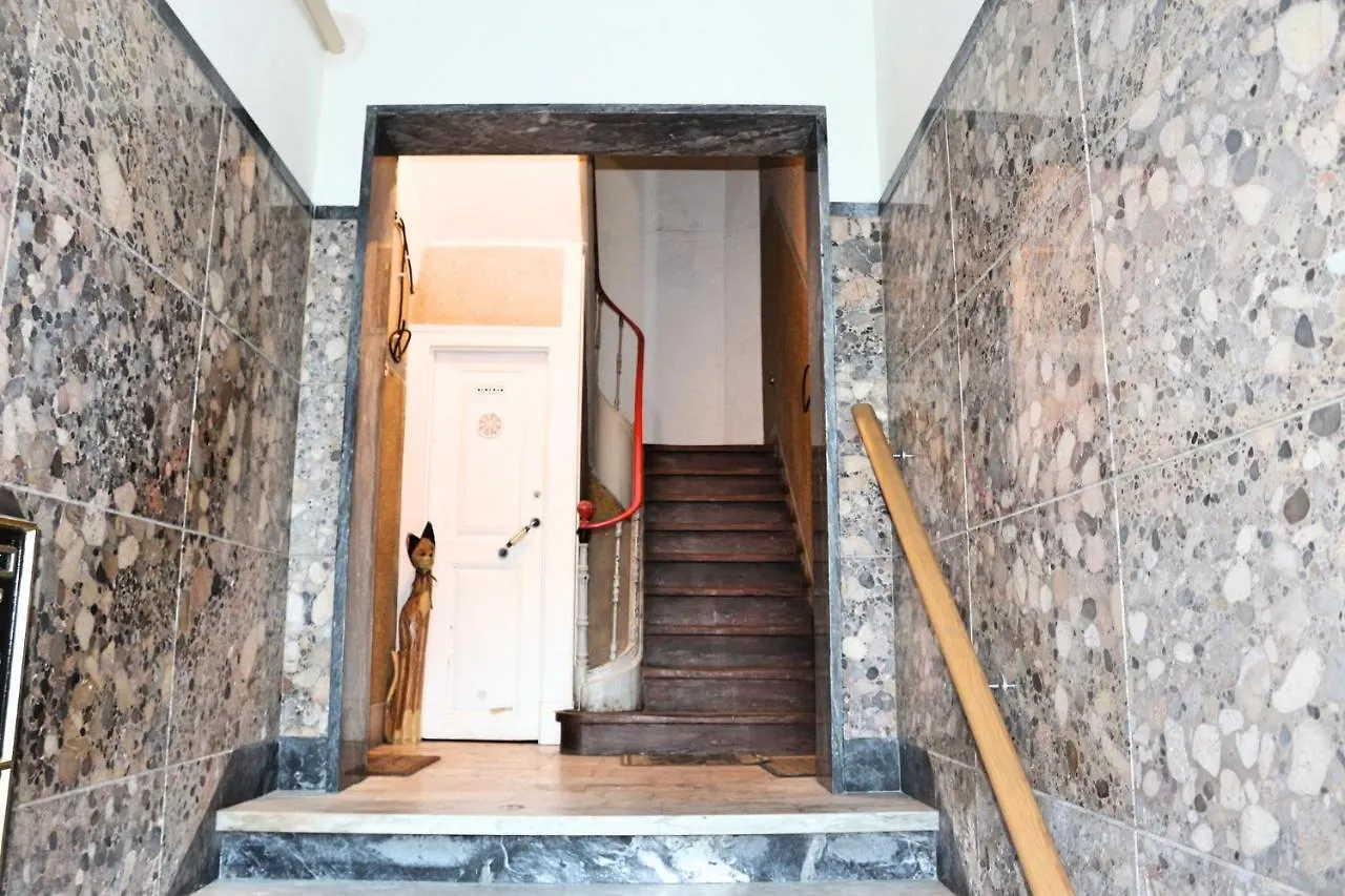 Graca Family Apartment Lisbon
